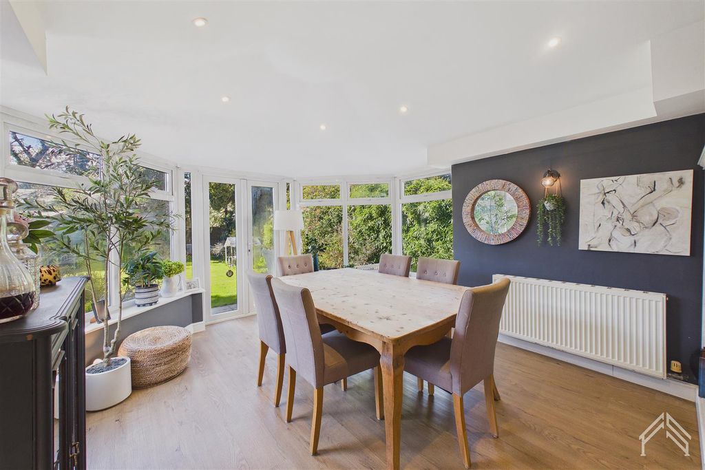 Property photo 2 of 22 Cam02700G0-Pr0467-Still020.Jpg