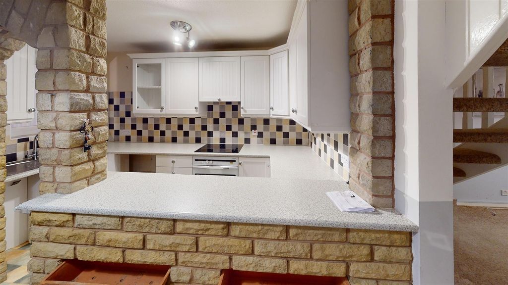 Property photo 3 of 12 Thelton-Avenue-Kitchen.Jpg