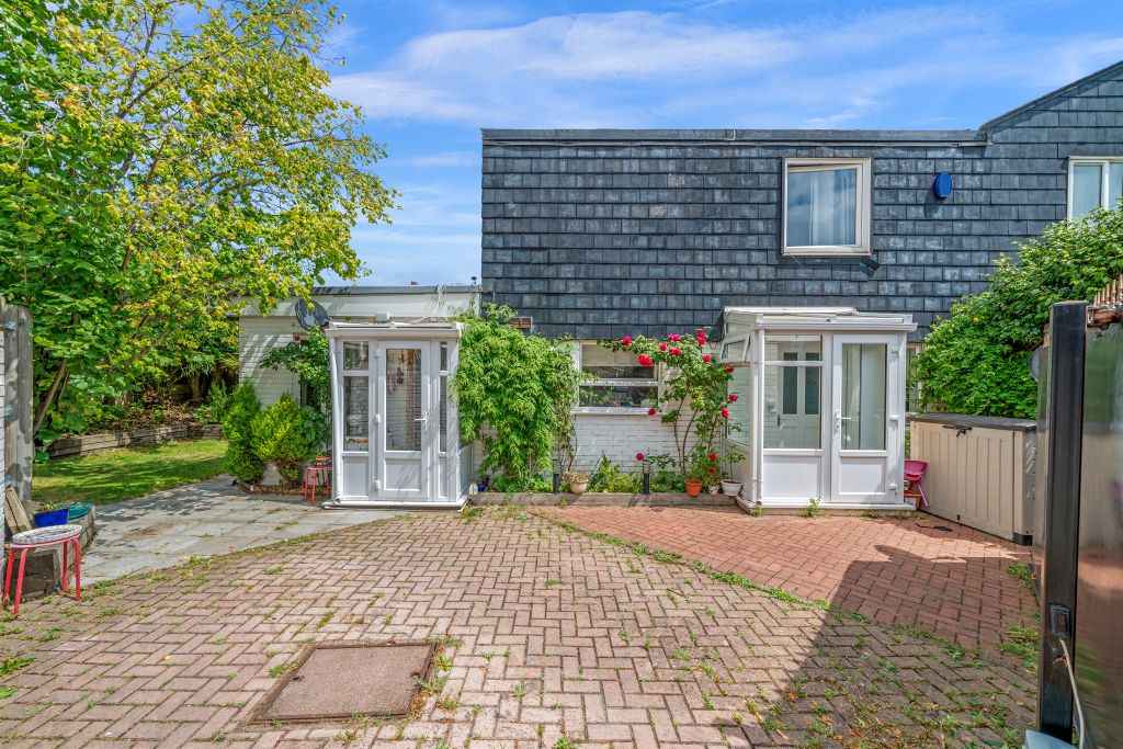 Property photo 1 of 28