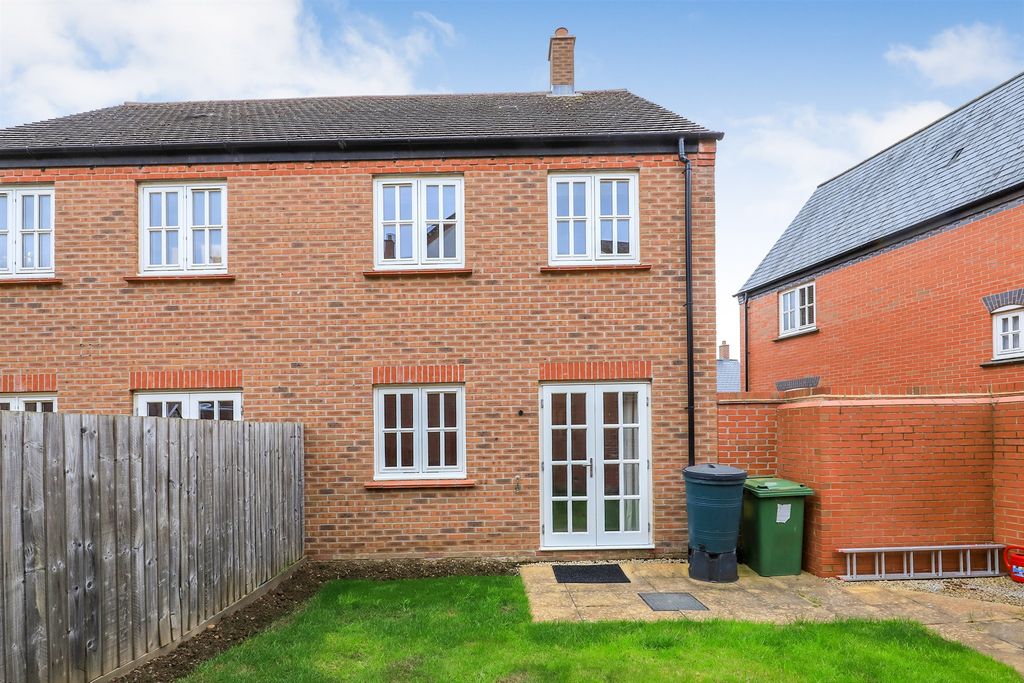 Property photo 2 of 20