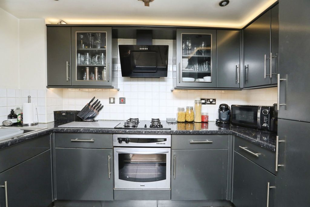 Property photo 3 of 17 Photo