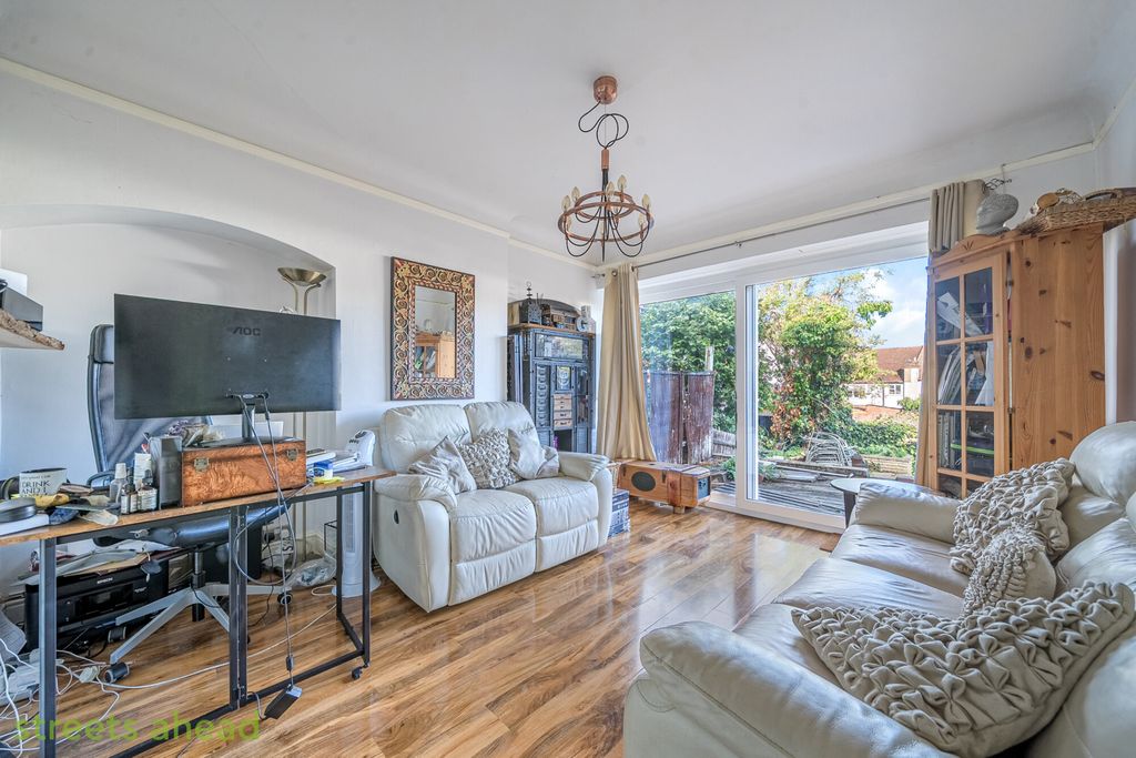 Property photo 2 of 16 8c9353E0-5Fad-429...