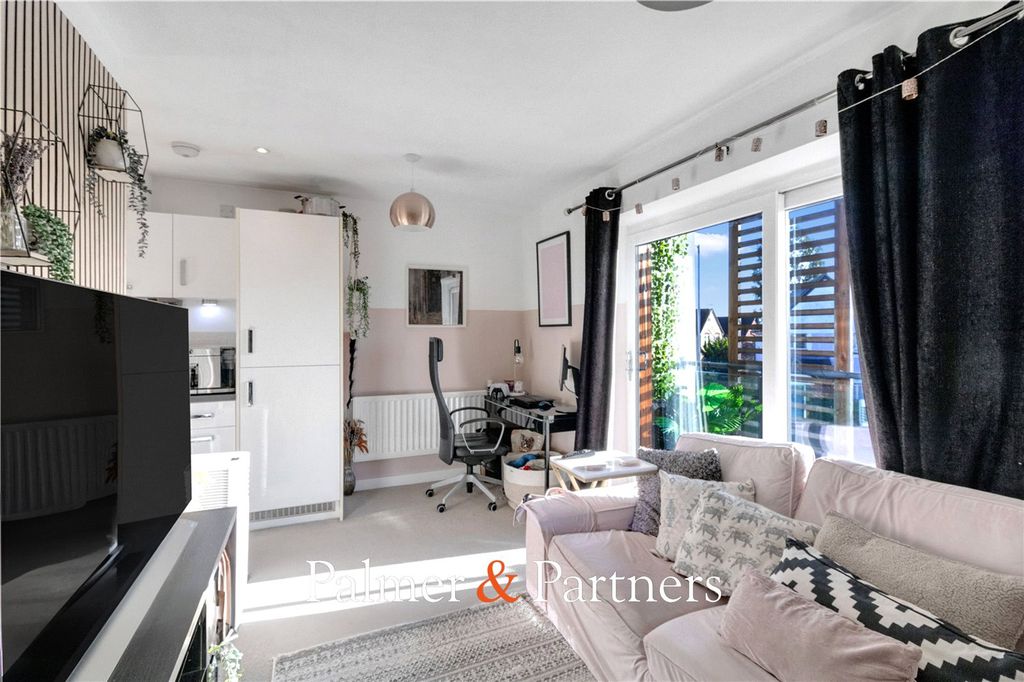 Property photo 2 of 14 Picture No. 18