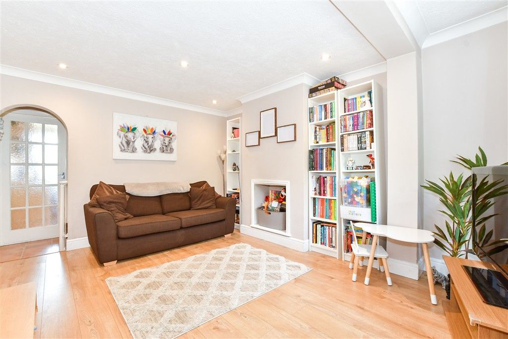 Property photo 3 of 10 Lounge
