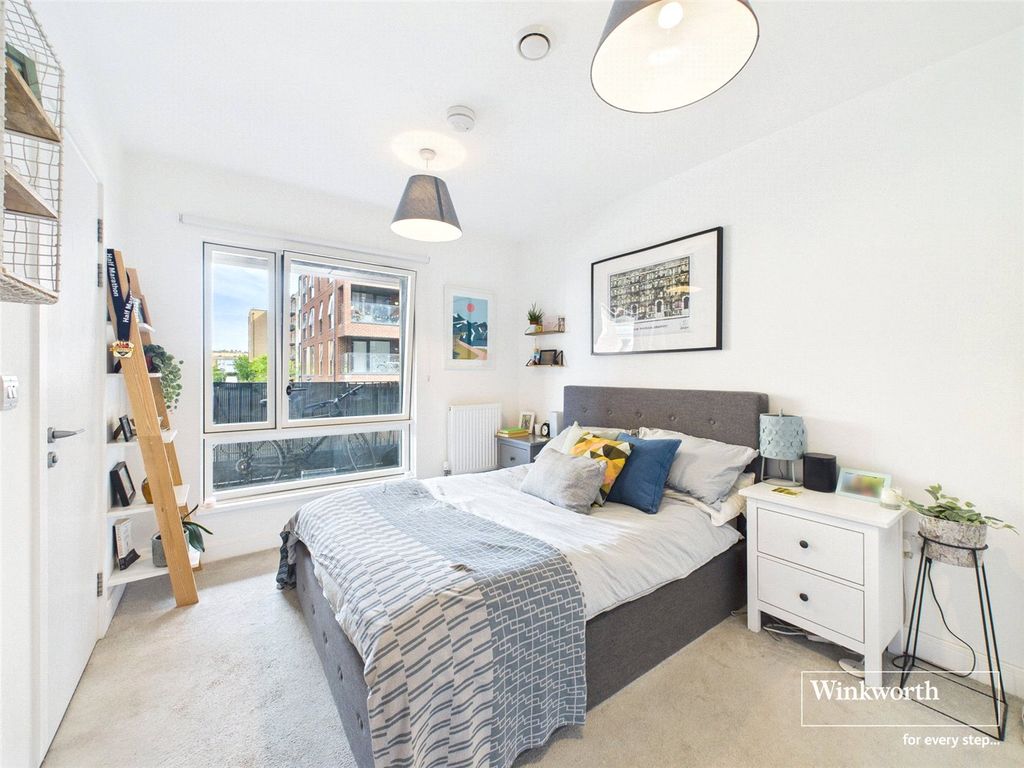 Property photo 2 of 10 Bedroom