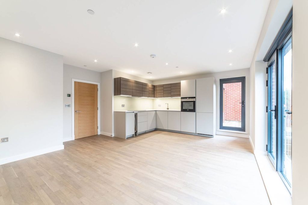 Property photo 2 of 17
