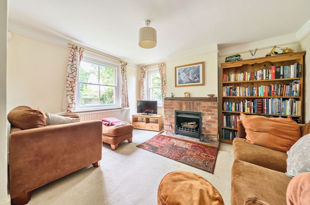 Property photo 2 of 12 1302544-8-684B1d7...