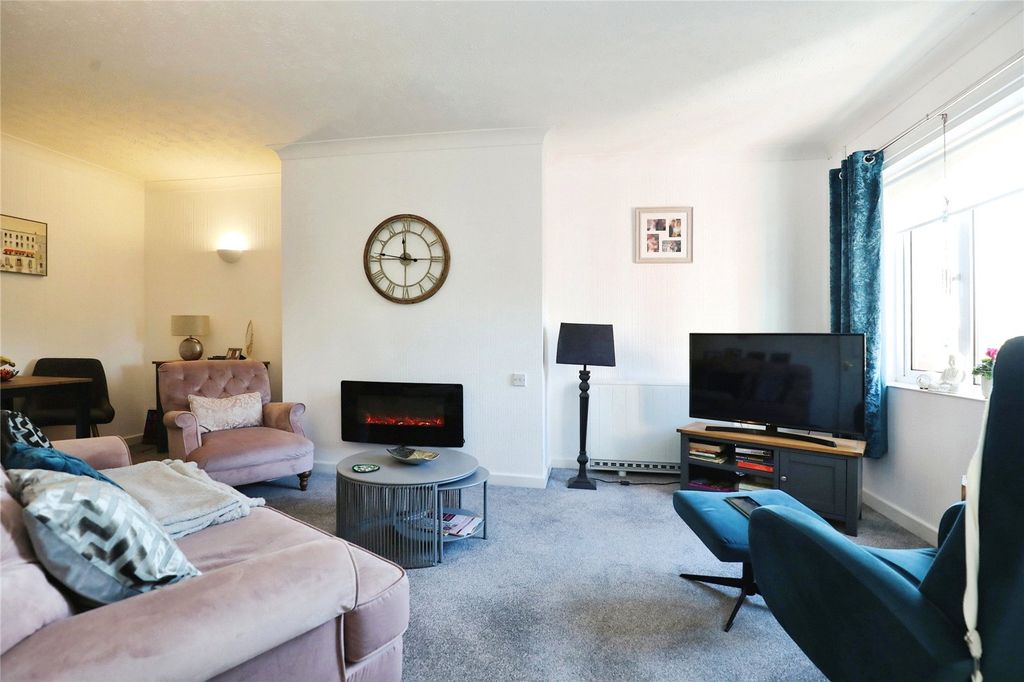 Property photo 2 of 12 Living Room