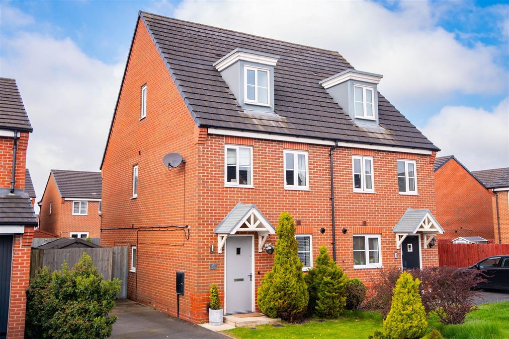 Property photo 1 of 24 Front External