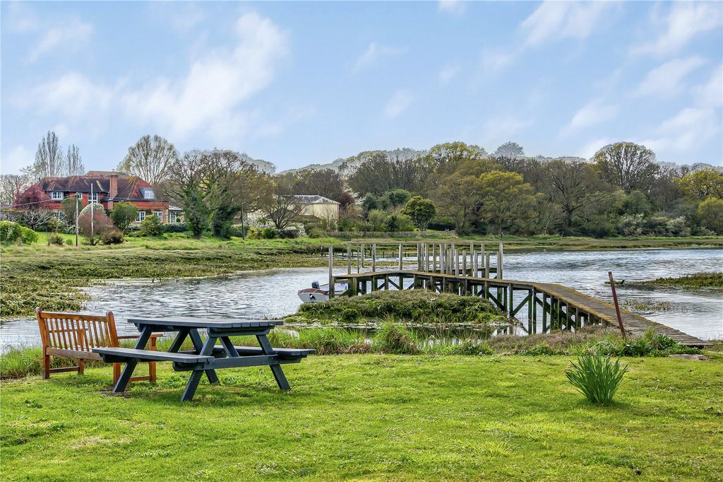 Property photo 1 of 53 Shared Jetty