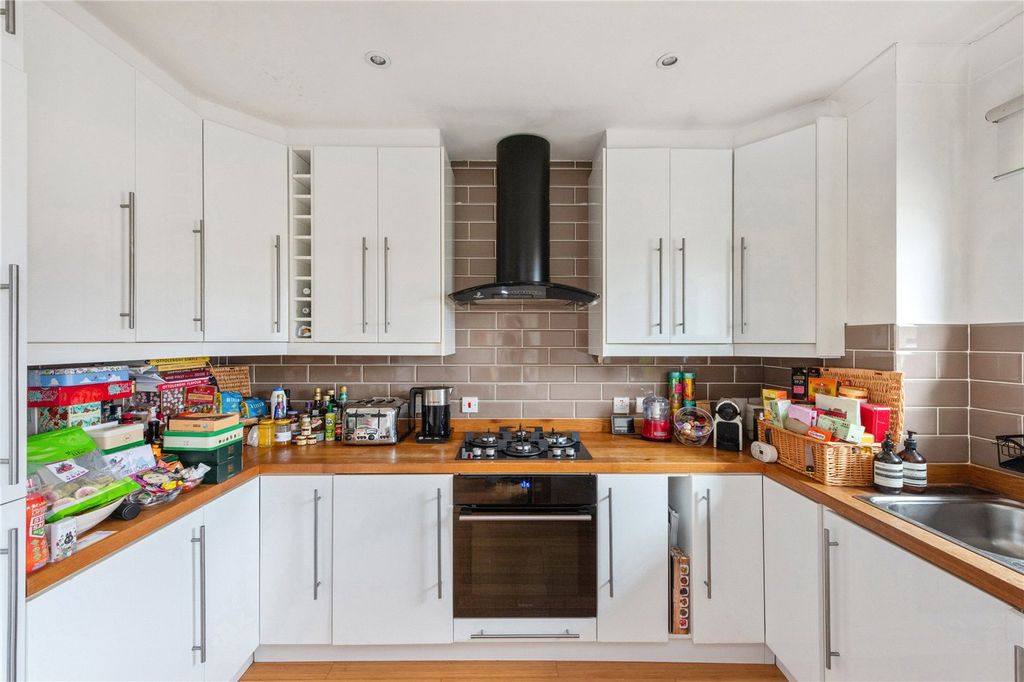 Property photo 3 of 12 Picture No. 11