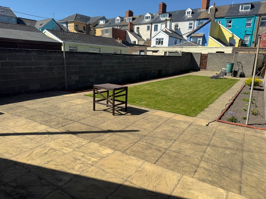 Property photo 2 of 11