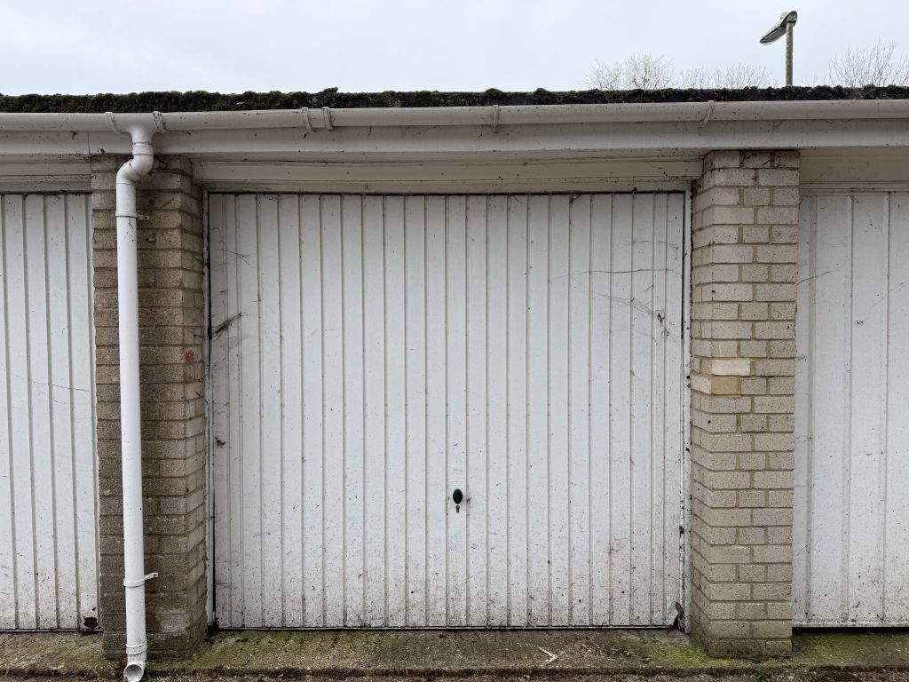 Property photo 1 of 2