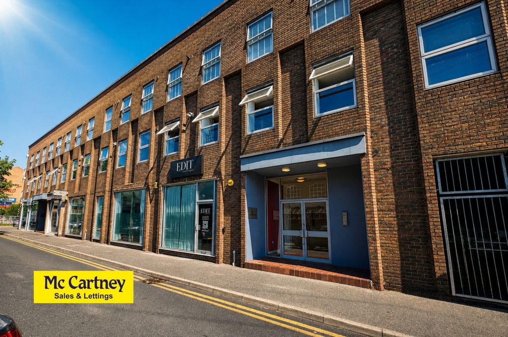 Property photo 1 of 7 Baddow Road, Chelmsford, Essex, CM2 0Dp