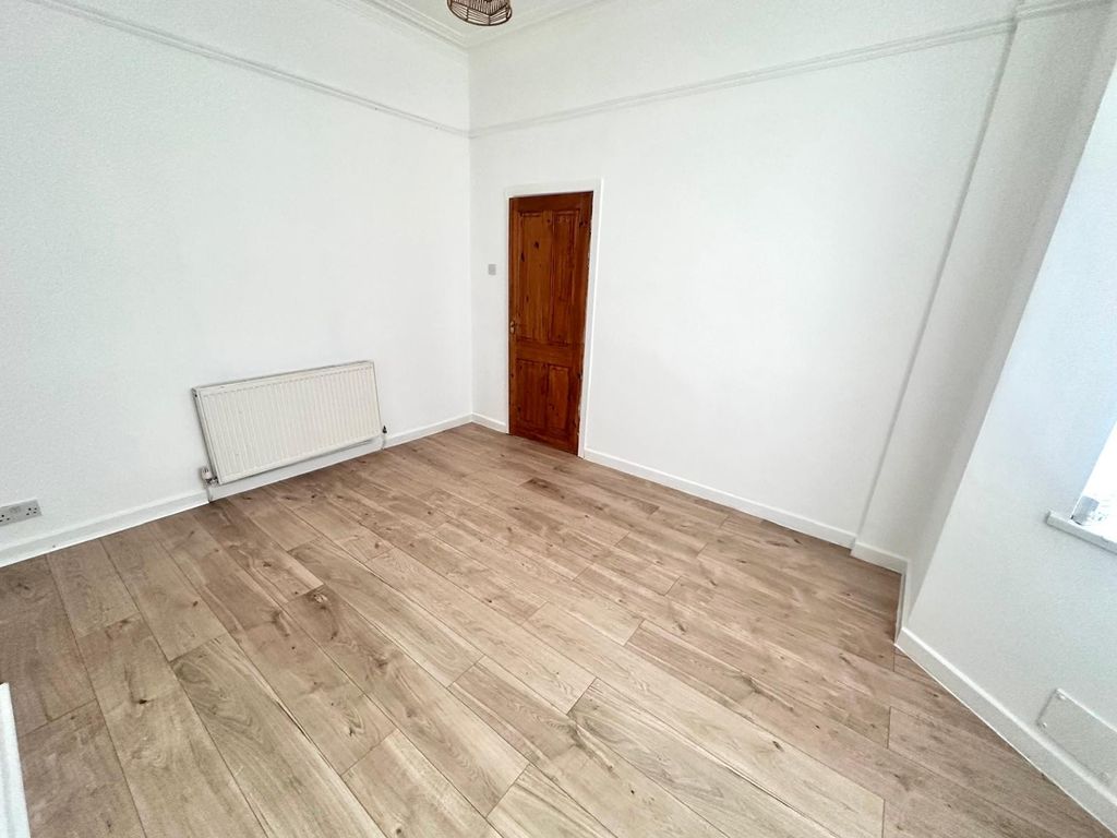 Property photo 3 of 12 Image