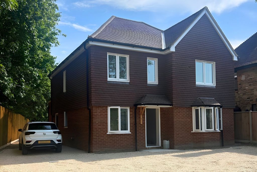 Property photo 1 of 2 Front Aspect