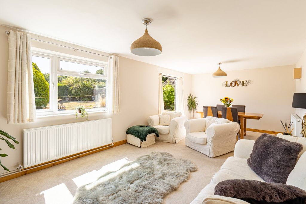 Property photo 3 of 27 4208536