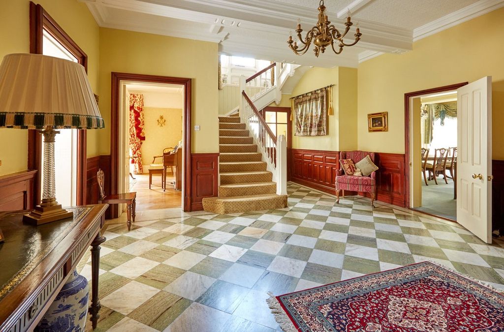 Property photo 2 of 18 Reception Hall