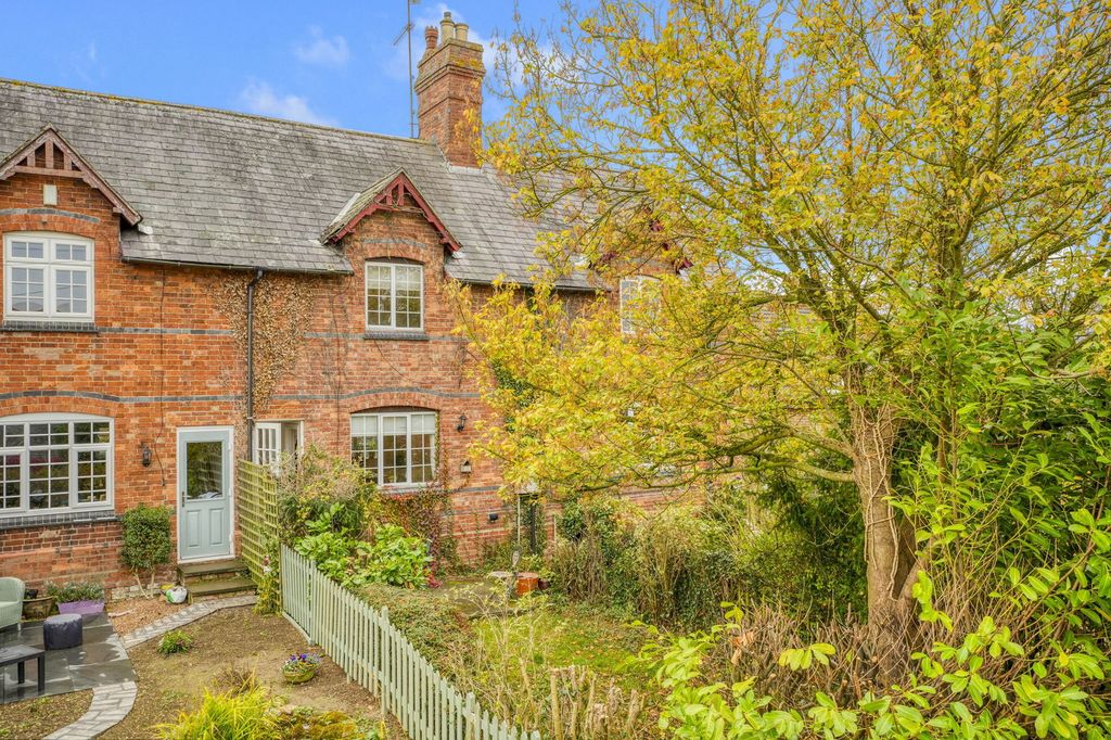 Property photo 1 of 32