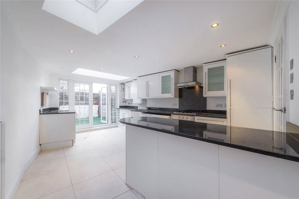 Property photo 3 of 14