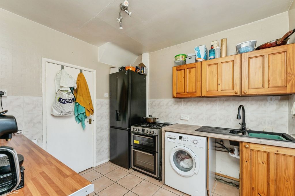 Property photo 3 of 26 Pbox-Img.Jpg