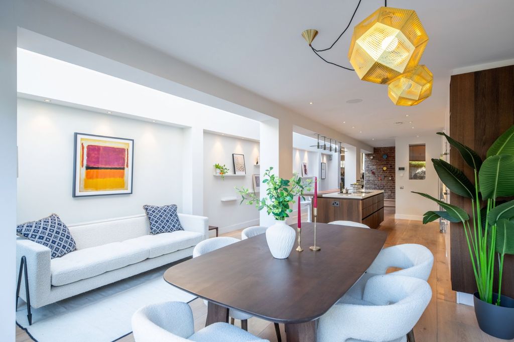 Property photo 3 of 14 Kitchen/Dining Room