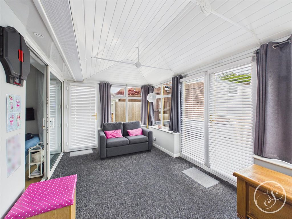Property photo 3 of 15 Sunroom