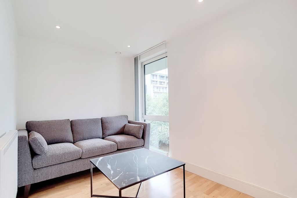 Property photo 1 of 11 4_Studio_3