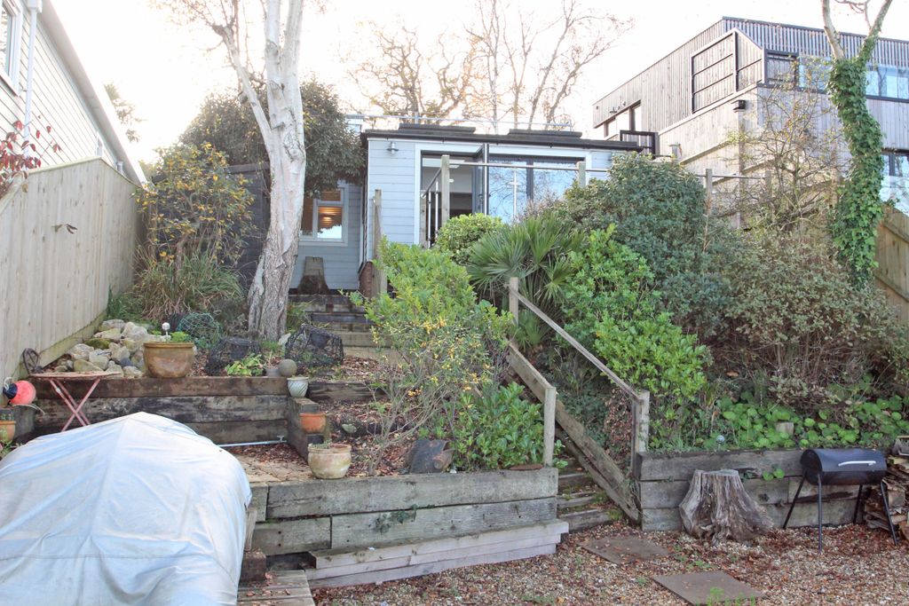 Property photo 2 of 13 The Fens