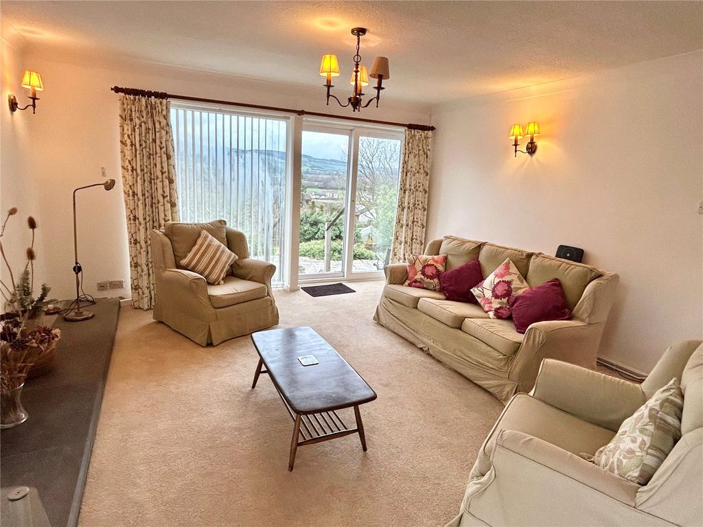 Property photo 2 of 21 Picture No. 35