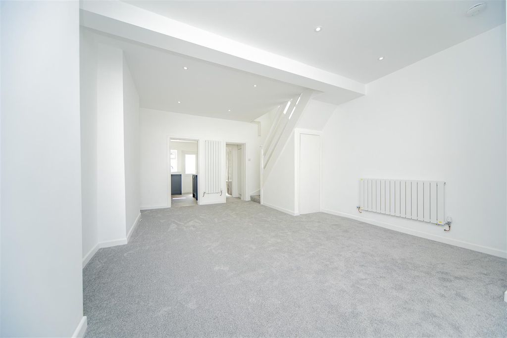 Property photo 3 of 19 P1321270.Jpg