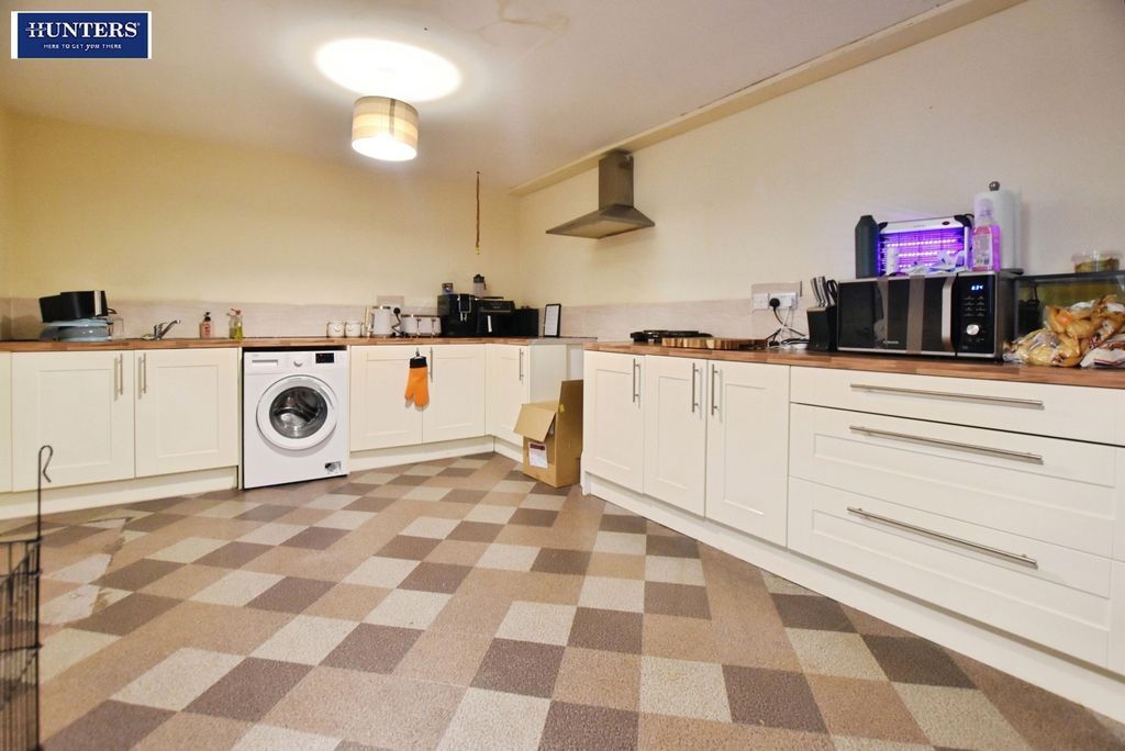 Property photo 2 of 9 Kitchen Diner