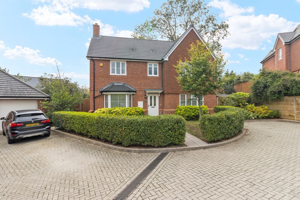 Property photo 1 of 27