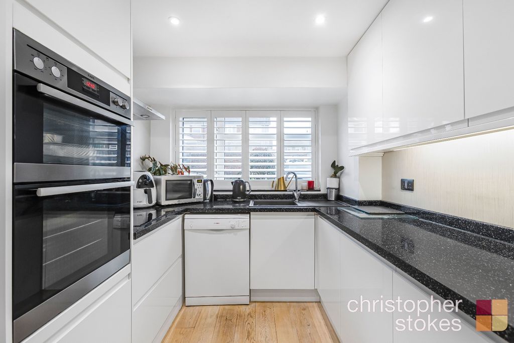 Property photo 2 of 22 3641555