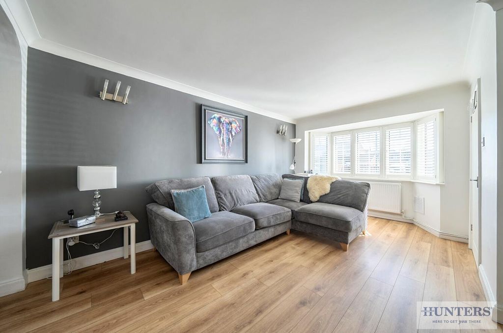 Property photo 2 of 19 Lounge Area