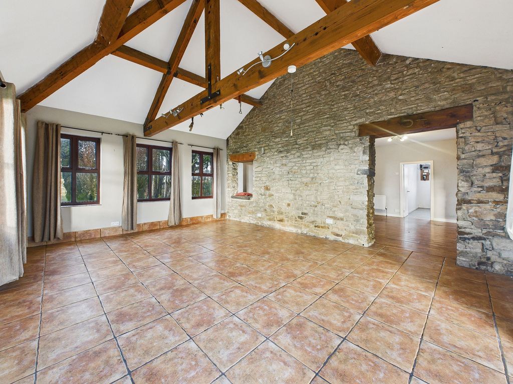 Property photo 2 of 23