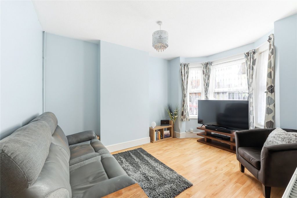 Property photo 2 of 18 Picture No. 17