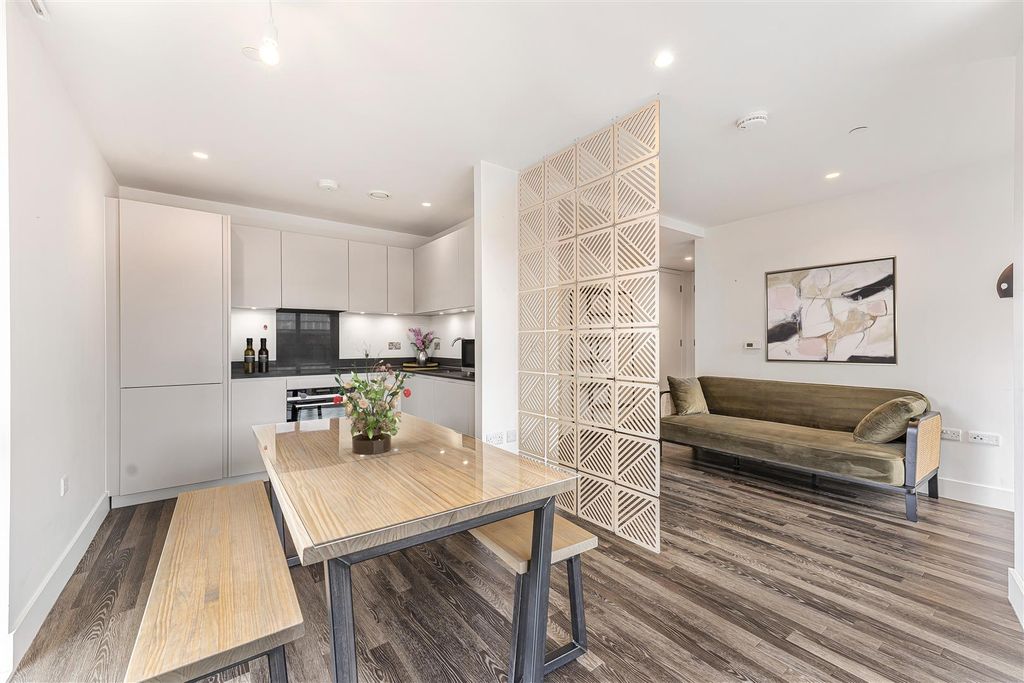 Property photo 2 of 9 8.Jpg