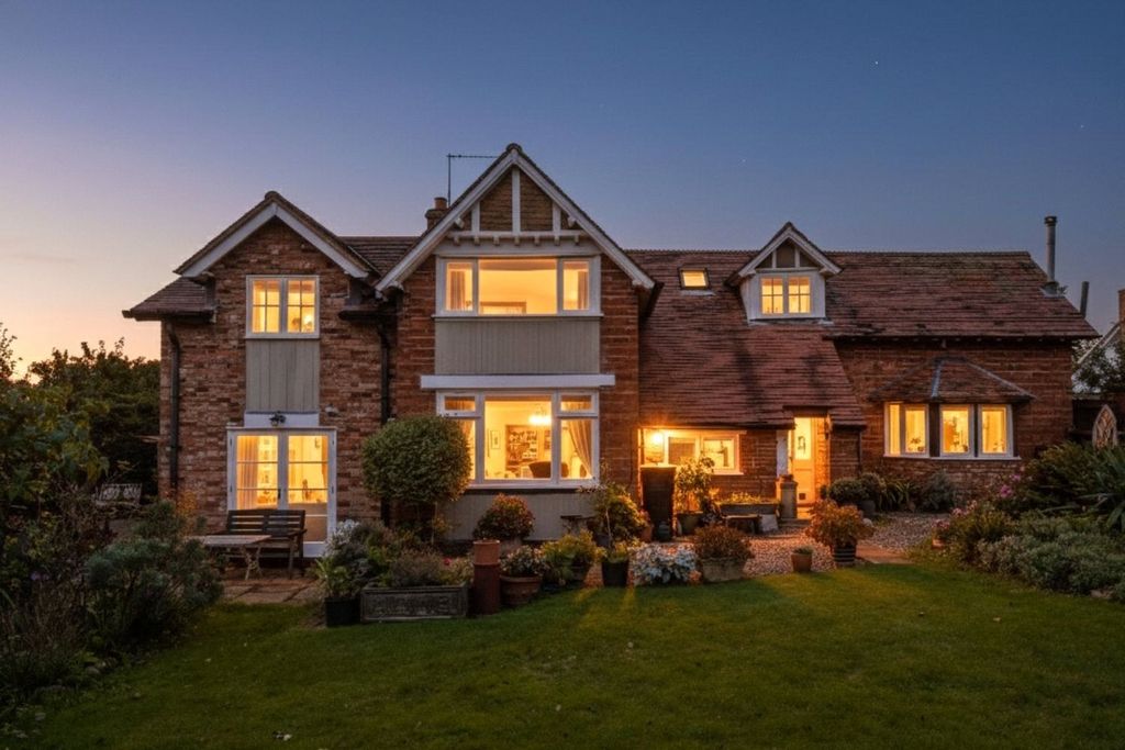 Property photo 1 of 13 Front Aspect