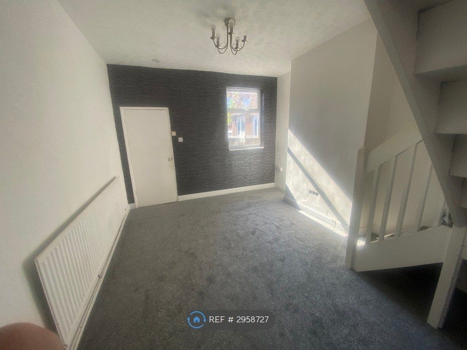 Property photo 1 of 13 Large Open Plan Living Area With New Carpets
