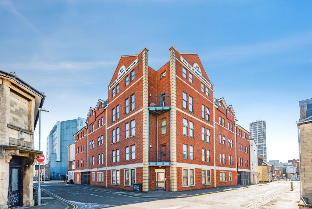 Property photo 1 of 13