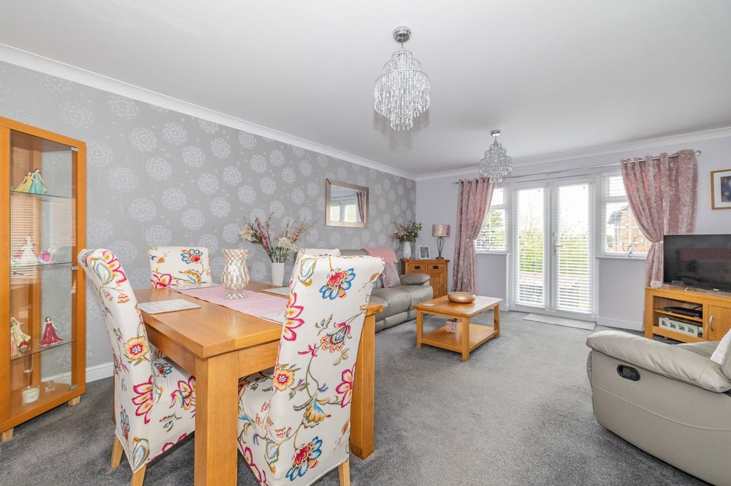 Property photo 2 of 18 Picture 2