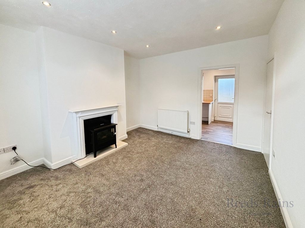 Property photo 3 of 12 Picture No. 02