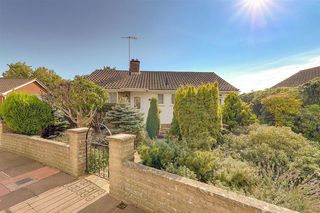 Property photo 1 of 13 Front
