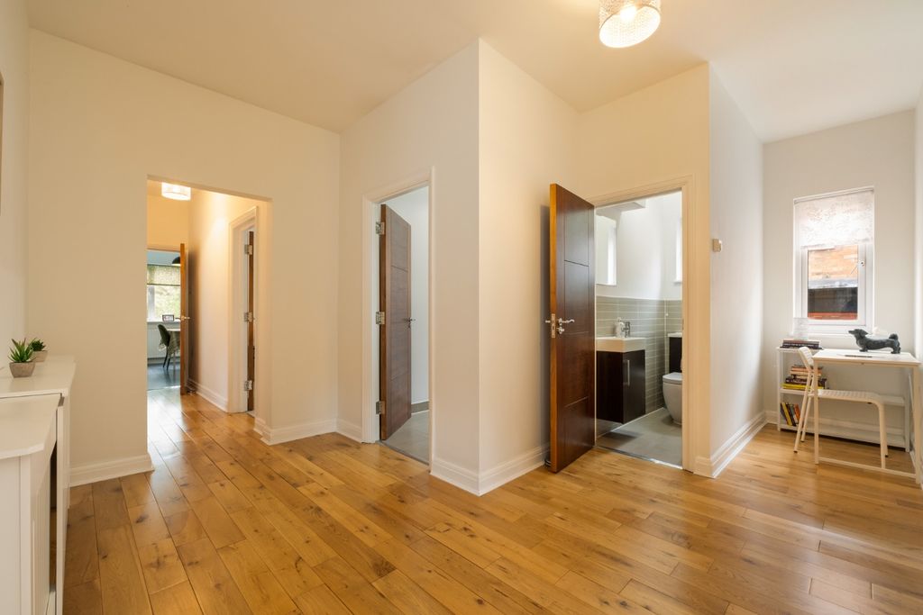 Property photo 3 of 12 4394224