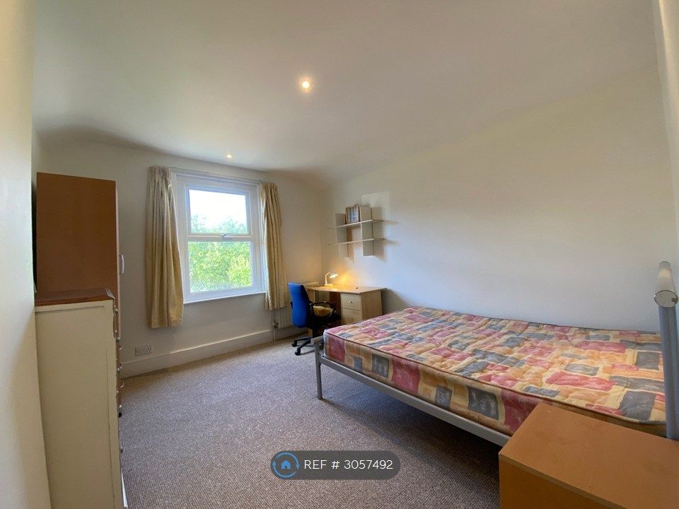 Property photo 3 of 15 First Floor Back Bedroom