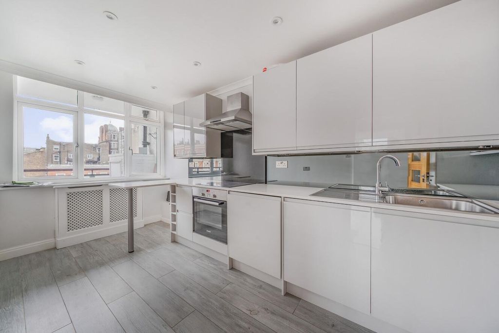 Property photo 2 of 11 Picture No. 03