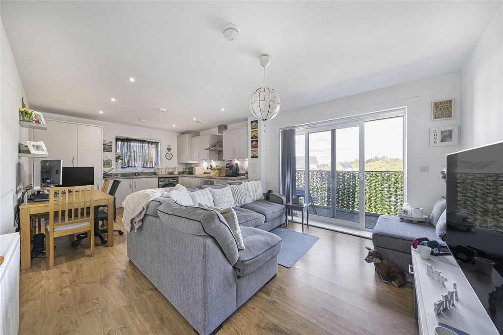 Property photo 2 of 18 Open Plan Living