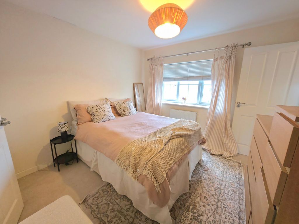 Property photo 2 of 18 Bedroom 1