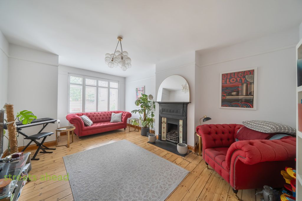 Property photo 2 of 19 ba82c5Cf-A2c5-410...
